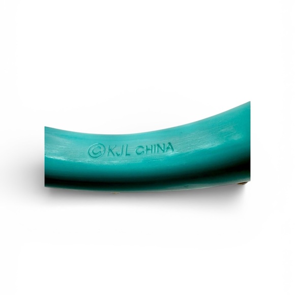 Kenneth Jay Lane Turquoise Colored Lucite Bangle Bracelet - Picture 3 of 4